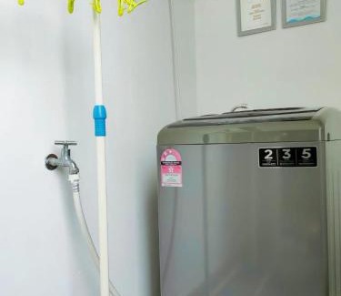 Taman Bukit Mewah Apartment | Beautiful sunset beside Paradigm Mall 14 pax