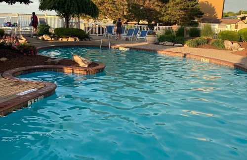 Port Clinton Condo | Beautiful sunset lakefront with hot tub,pool, tennis-pickleball and bball court