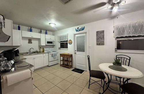 Florida South Atlantic Coast Cottage | Beautiful sunset Lakeview cottage