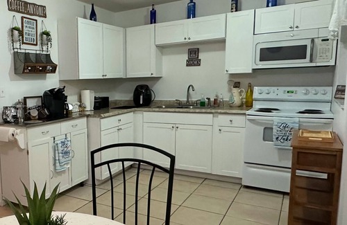 Florida South Atlantic Coast Cottage | Beautiful sunset Lakeview cottage