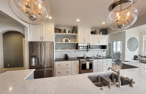 Coldwater House | Beautiful Sunset Views on Coldwater Lake!