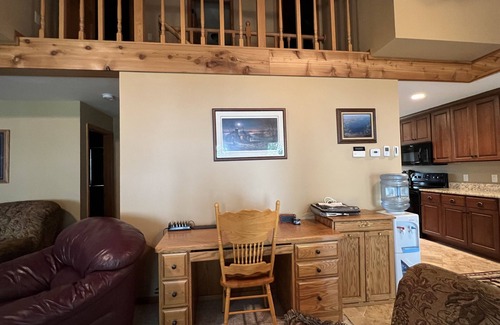 Alexandria Cabin | Beautiful sunsets on picture perfect Lake Ida!