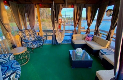 Brunswick House | Beautiful Sunsets, Private Dock, Near Beaches