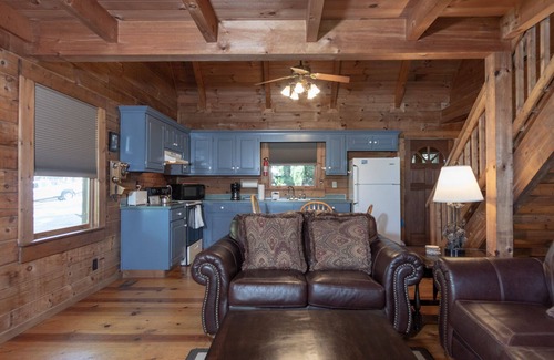 Pine Mountain Cabin | Beautiful sunsets, decks, firepit!