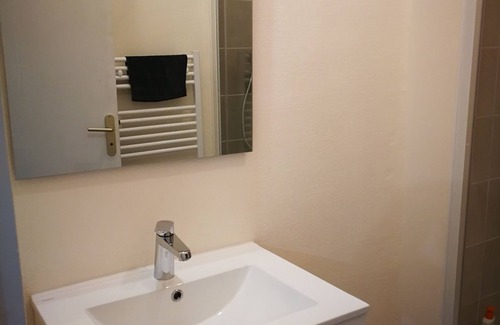 Tarbes Apartment | Beautiful T4 Apartment - BRIGHT with Balcony