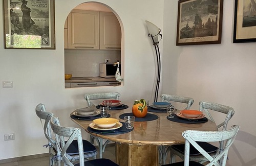 Procchio Apartment | Beautiful three-room apartment with 2 full bathrooms less than 10 minutes walk to the beach