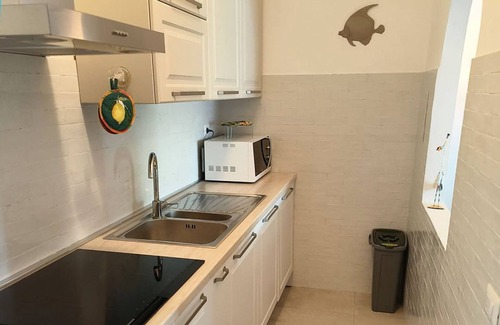 Procchio Apartment | Beautiful three-room apartment with 2 full bathrooms less than 10 minutes walk to the beach