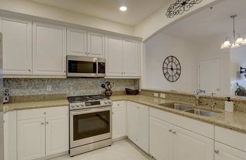 Fort Myers House | Beautiful Townhome in Amenities Rich Verandah of Fort Myers!