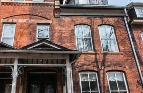 Dubuque House | Beautiful Townhome in Downtown Dubuque