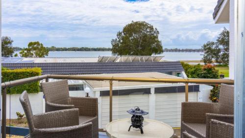 Sandstone Point House | Beautiful Townhouse With Water Views