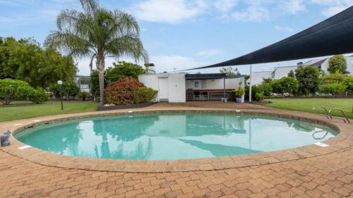 Sandstone Point House | Beautiful Townhouse With Water Views