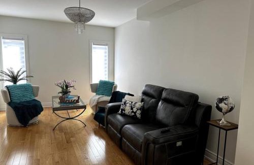 Vaughan House | Beautiful townhouse.