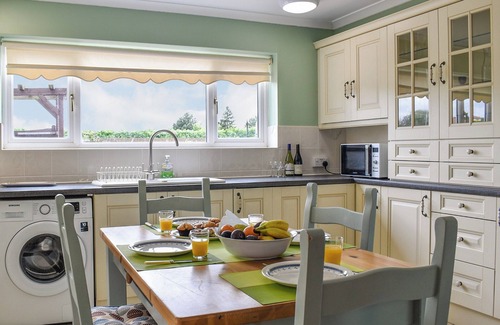 Westgate-on-Sea Cottage | Beautiful tucked away property close to the town and beach.
