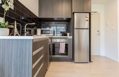 Newton House | Beautiful Two Bedroom Apartment Next To Myers Park