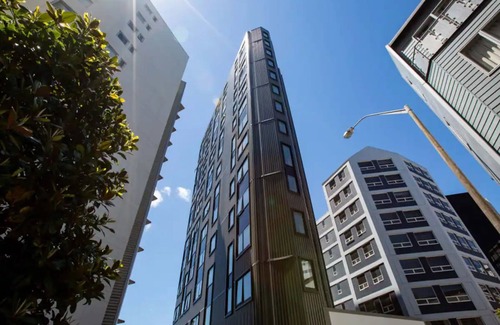 Newton House | Beautiful Two Bedroom Apartment Next To Myers Park