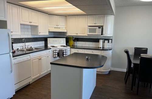 Red Deer Condo | Beautiful Two Bedroom Condo At Checkmate Condominiums - Great Central Location!