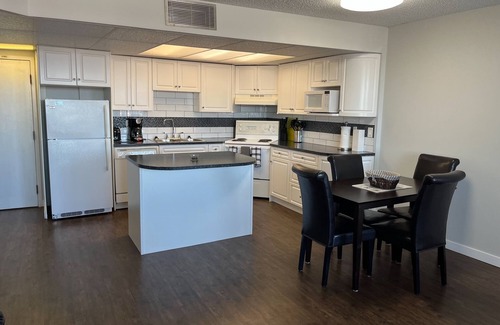 Red Deer Condo | Beautiful Two Bedroom Condo At Checkmate Condominiums - Great Central Location!