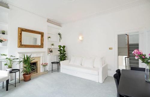 Chelsea Apartment | Beautiful Two Bedroom Maisonette in the heart of Chelsea