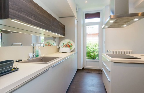 Annecy Villa | Beautiful typical Savoyard villa with large garden 4 minutes walk from the lake