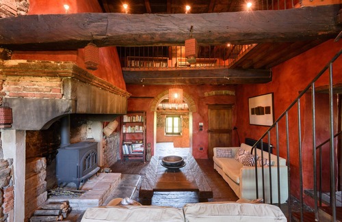 Citta di Castello House | Beautiful Umbrian Country House with Heavenly Views for Holidays, Yoga Retreats