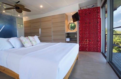 Garners Beach House | Beautiful Unique House with Pool and Incredible Sunrises and Sea Views.