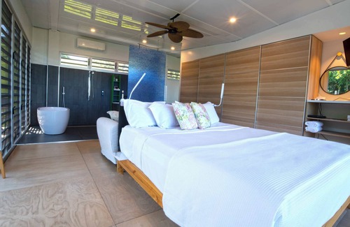 Garners Beach House | Beautiful Unique House with Pool and Incredible Sunrises and Sea Views.