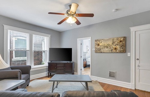 Shaw House | Beautiful Unit in Shaw Community! 2e