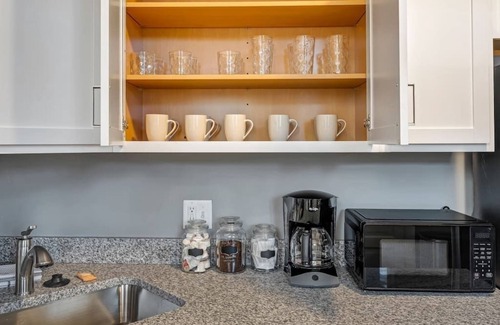 Shaw House | Beautiful Unit in Shaw Community -4228b