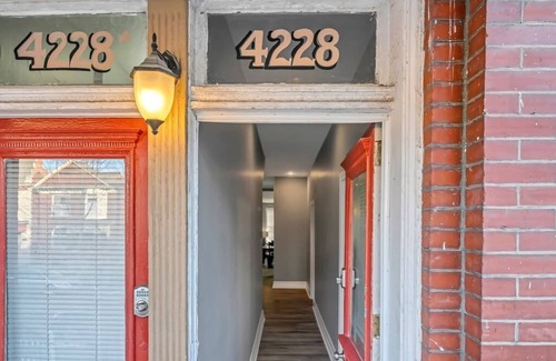 Shaw House | Beautiful Unit in Shaw Community -4228b