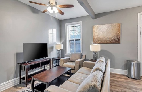 Shaw House | Beautiful Unit in Shaw Community -4228b