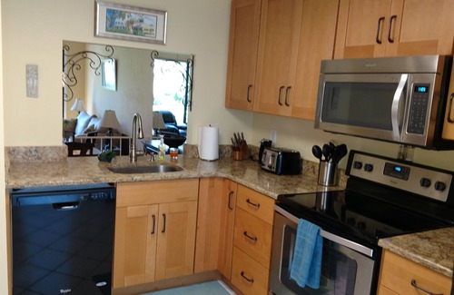 The Meadows House | Beautiful updated 3bed/2bath Townhome in The Meadows!