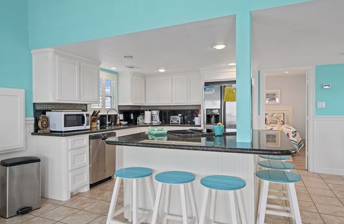 Galveston House | Beautiful updated beach house