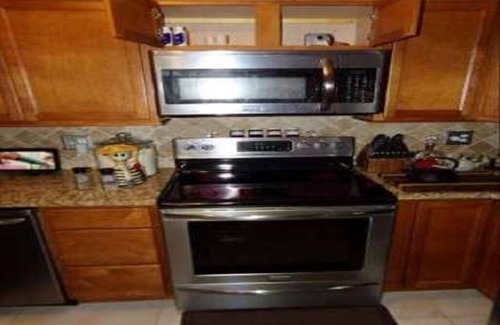Holiday Condo | Beautiful updated Condo on the Lake
