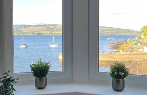 Port Bannatyne Apartment | Beautiful Upper Apartment with Stunning Sea & Mountain Views on Isle of Bute