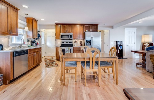 North Street House | Beautiful Desmond Beach Lakehouse