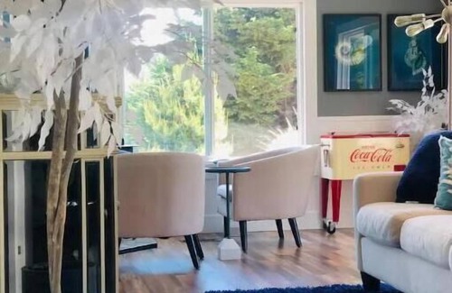 Port Hadlock House | Beautiful Oceanview Retreat 2 Bedroom Home