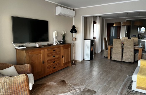 Vallgornera House | Beautiful vacation home with sea view for 7 people