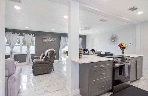 Melbourne House | Beautiful Vacation Home in Melbourne