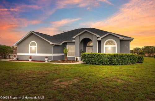 Spring Hill House | Beautiful vacation house on the hill