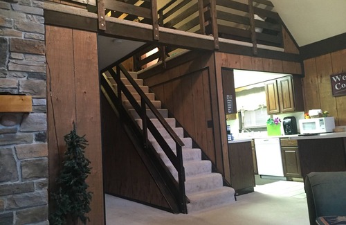 Thompsonville House | Beautiful Vacation Home In Crystal Mountain Resort. Walk To Skiing & Dining