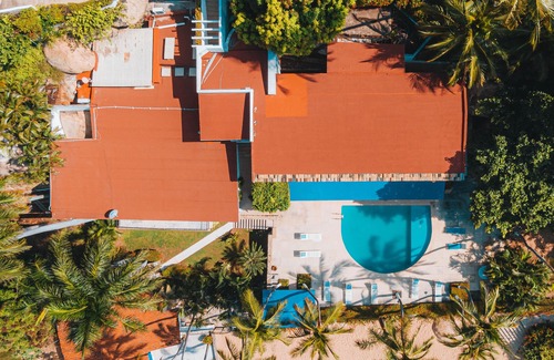 Pichilingue House | Beautiful Villa Aldila with Direct Beach Access in Acapulco