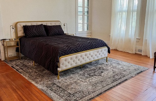 Council Bluffs House | Beautiful Victorian B&B in the Omaha Metro Area