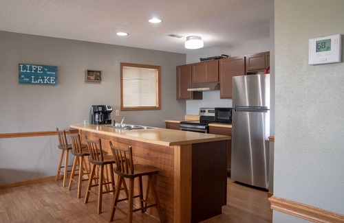 Lake Ozark Condo | Beautiful View, Heated Pool and Hot Tub! Vacation Time!