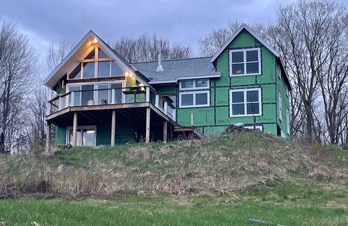 Eastern Vermont House | Beautiful views of the Green Mountains and Sterling Range. 10 Minutes to VT Park
