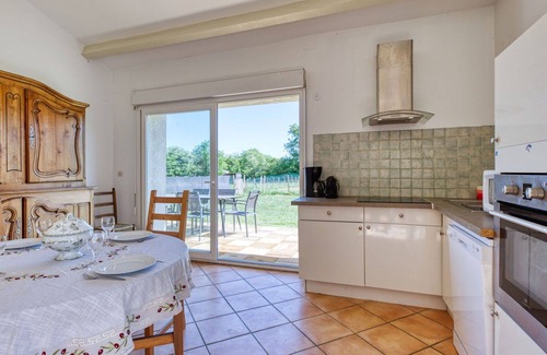 Gaillan-en-Medoc House | Beautiful villa for 6 people with WIFI, TV, terrace, pets allowed and parking