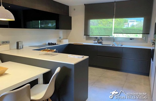 Vallpineda Villa | Beautiful Villa Amare with private pool & garden