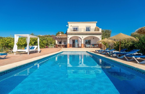 Cutar Villa | Beautiful Villa Botin, 9 Pers, Heated pool, Wifi, BBQ,Petfriendly, magnific view