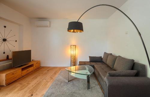 Kadumi Villa | Beautiful Villa Casa Theresa with grill in Porec