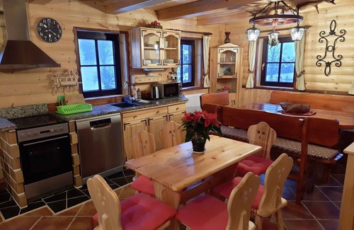 Korenov Villa | Beautiful villa for 10 guests with WIFI, hot tub, TV and parking