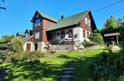 Korenov Villa | Beautiful villa for 10 guests with WIFI, hot tub, TV and parking